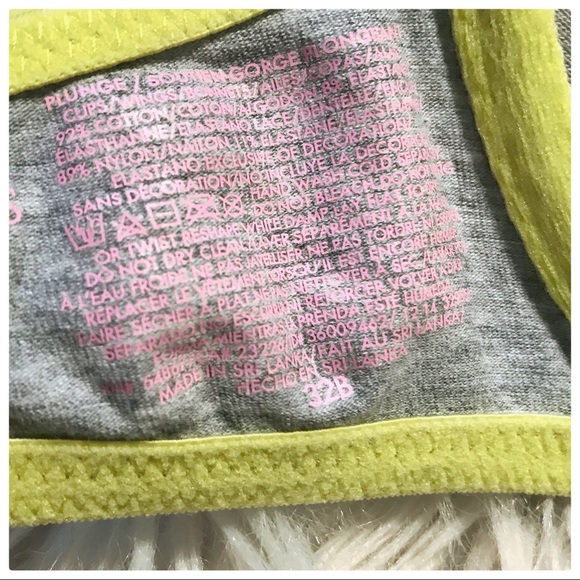 3/$30 Victoria’s Secret Lace Trim Plunge Push Up - Picture 7 of 8